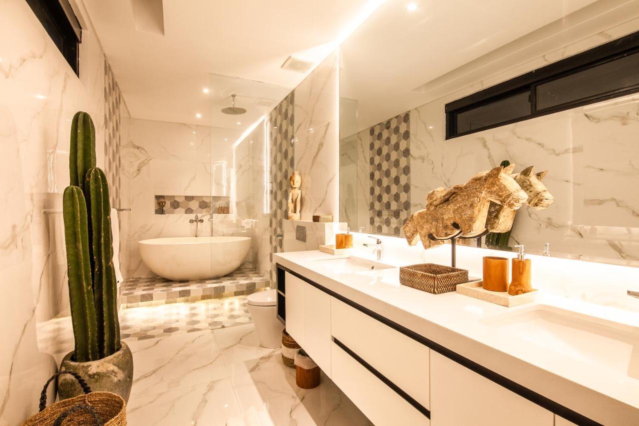 Luxury Villa Devina I Seminyak I Yoga & Gym Buitenkant foto