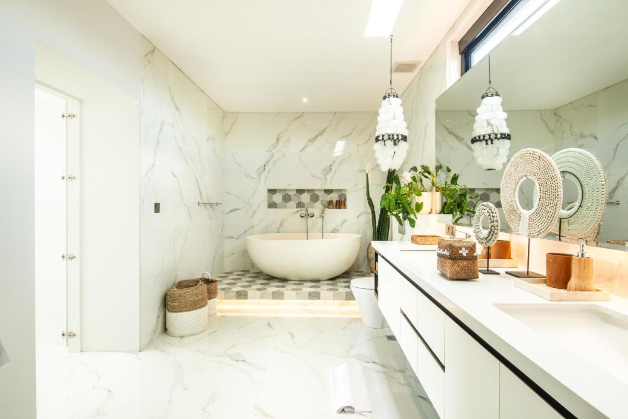 Luxury Villa Devina I Seminyak I Yoga & Gym Buitenkant foto