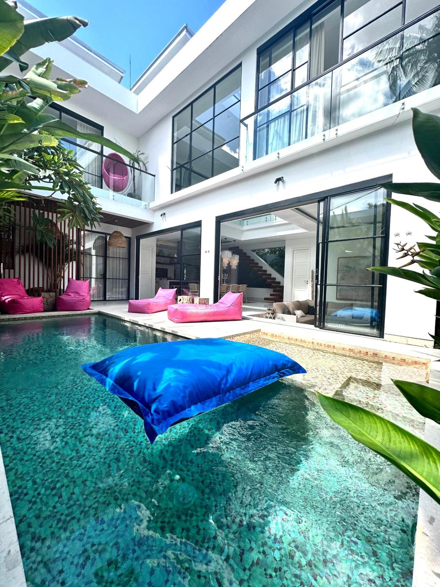 Luxury Villa Devina I Seminyak I Yoga & Gym Buitenkant foto